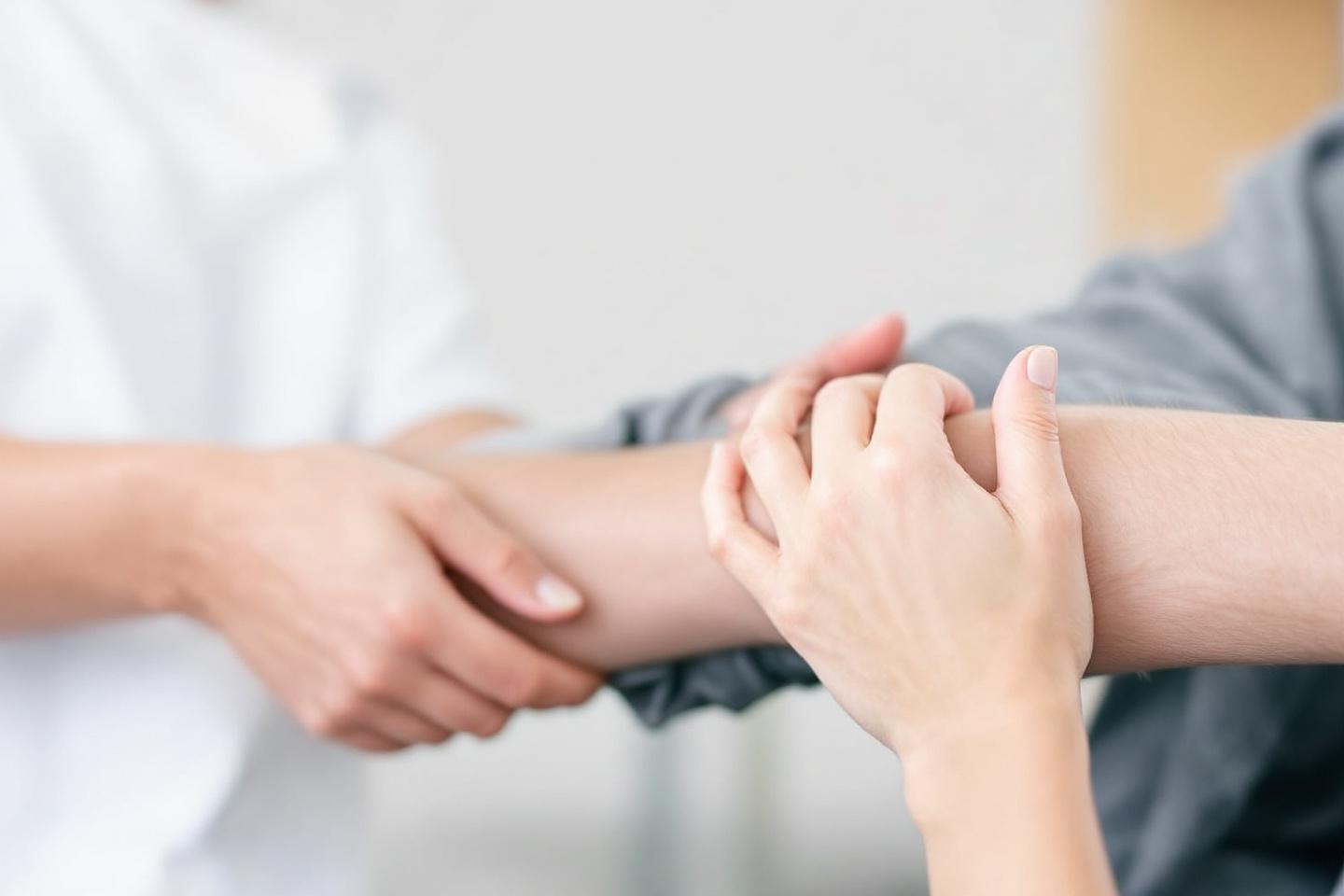 Armbågsdysplasi: symptom & vård